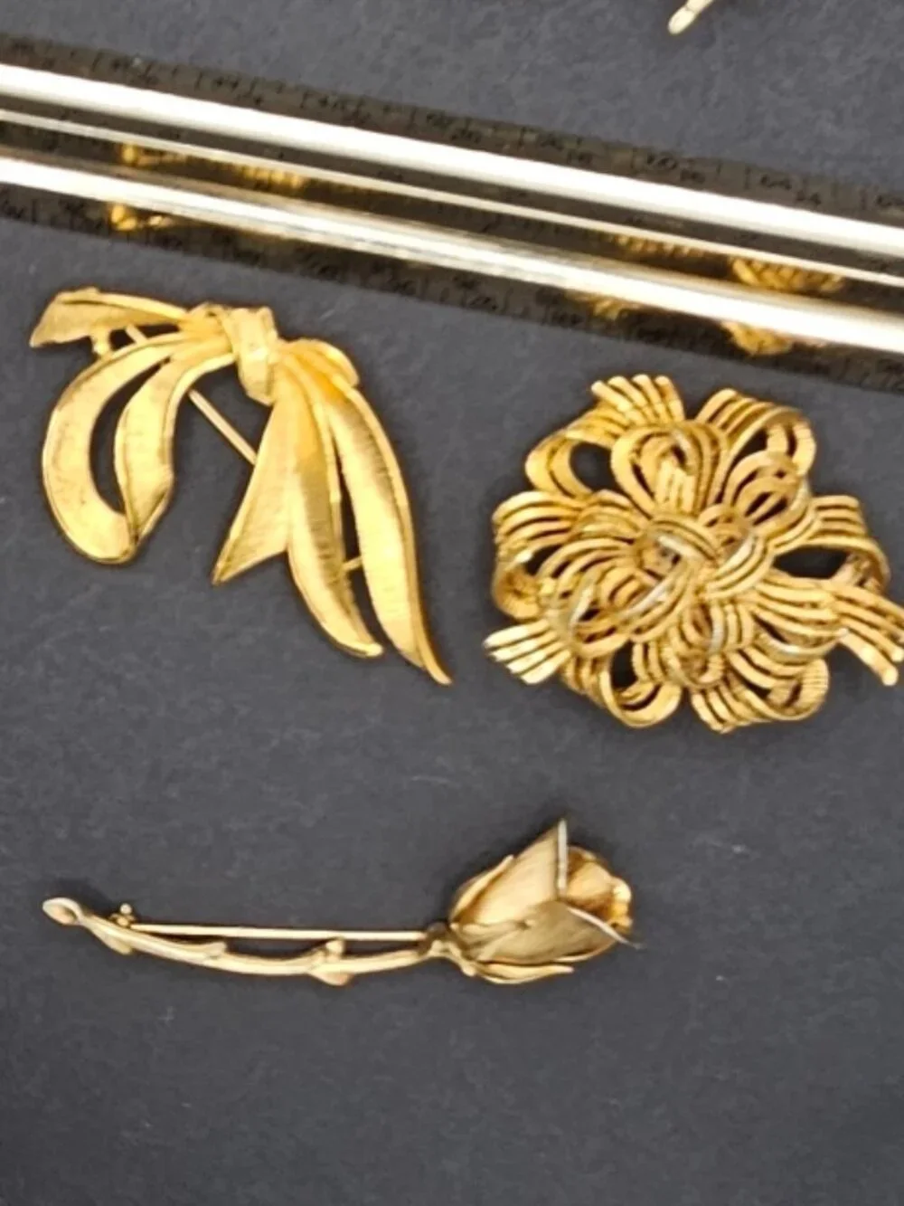 Vintage 1980s Gold Tone Brooch & Pin Lot - Statement & Figural Jewelry (7 Pcs)